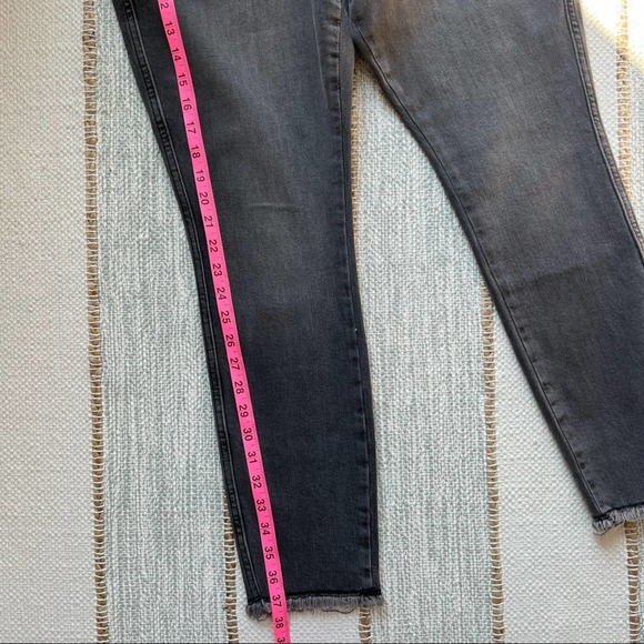 Good American Good Curve Frayed Ankle Skinny Jeans Women’s 12/ 31 - Picture 4 of 10